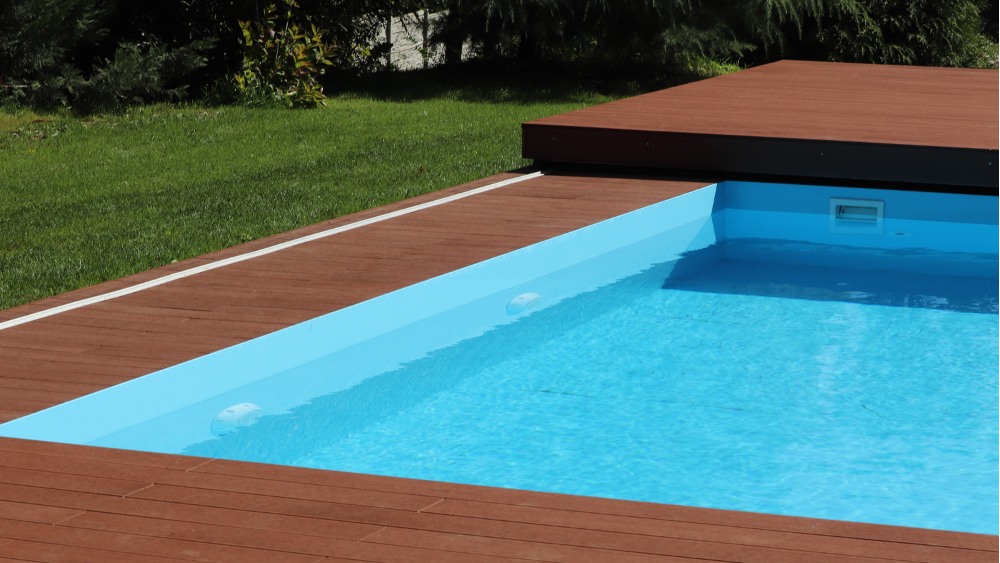 Pojízdná terasa s děleným posunem k bazénu 3,3m x 8m