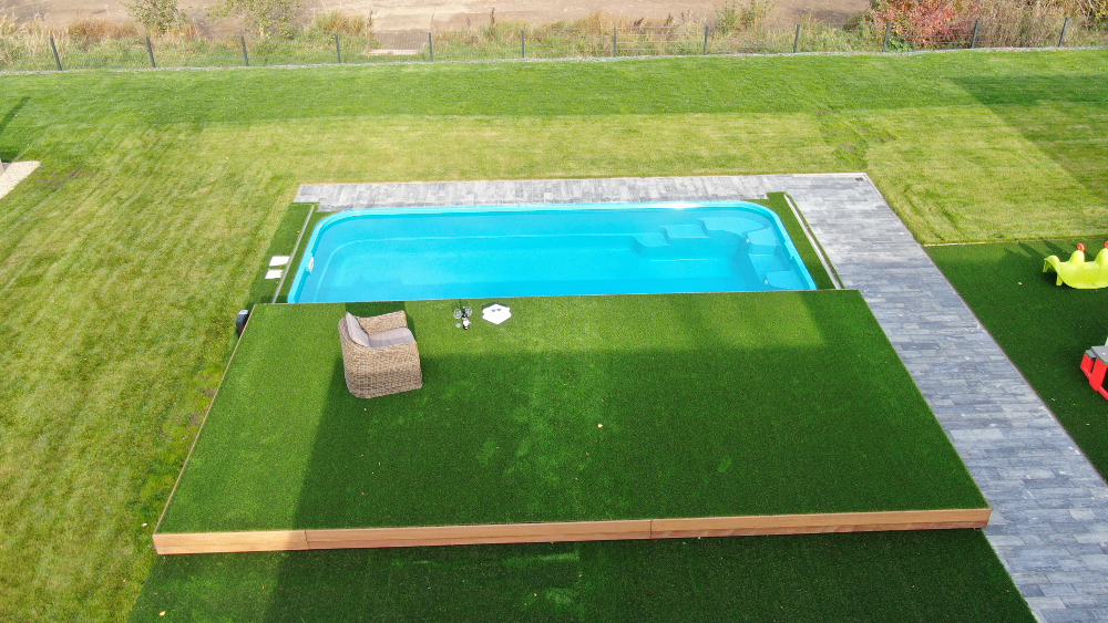 Pojízdná terasa s příčným posunem k bazénu 4m x 5m