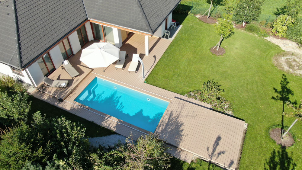 Pojízdná terasa s děleným posunem k bazénu 3,3m x 6m