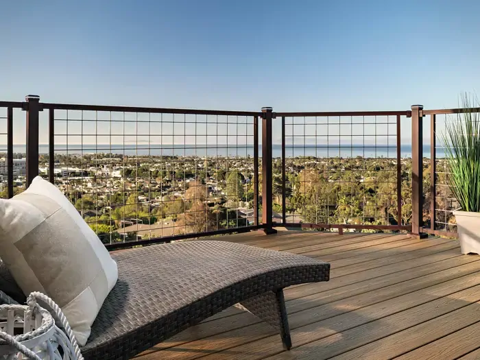 Terasový profil Trex Transcend Havana Gold