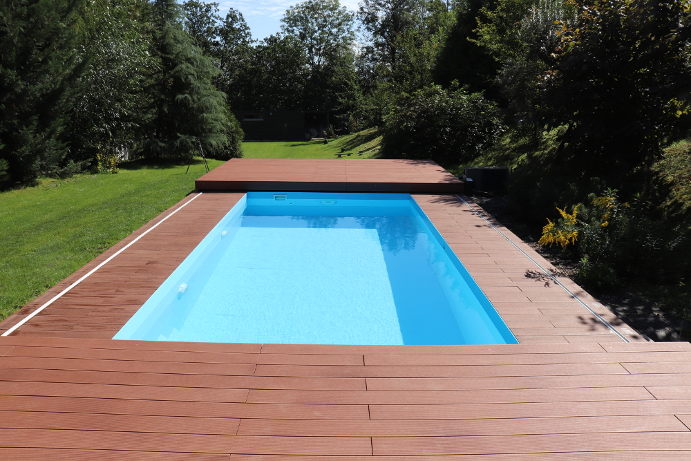 Pojízdná terasa s děleným posunem k bazénu 3,3m x 8m