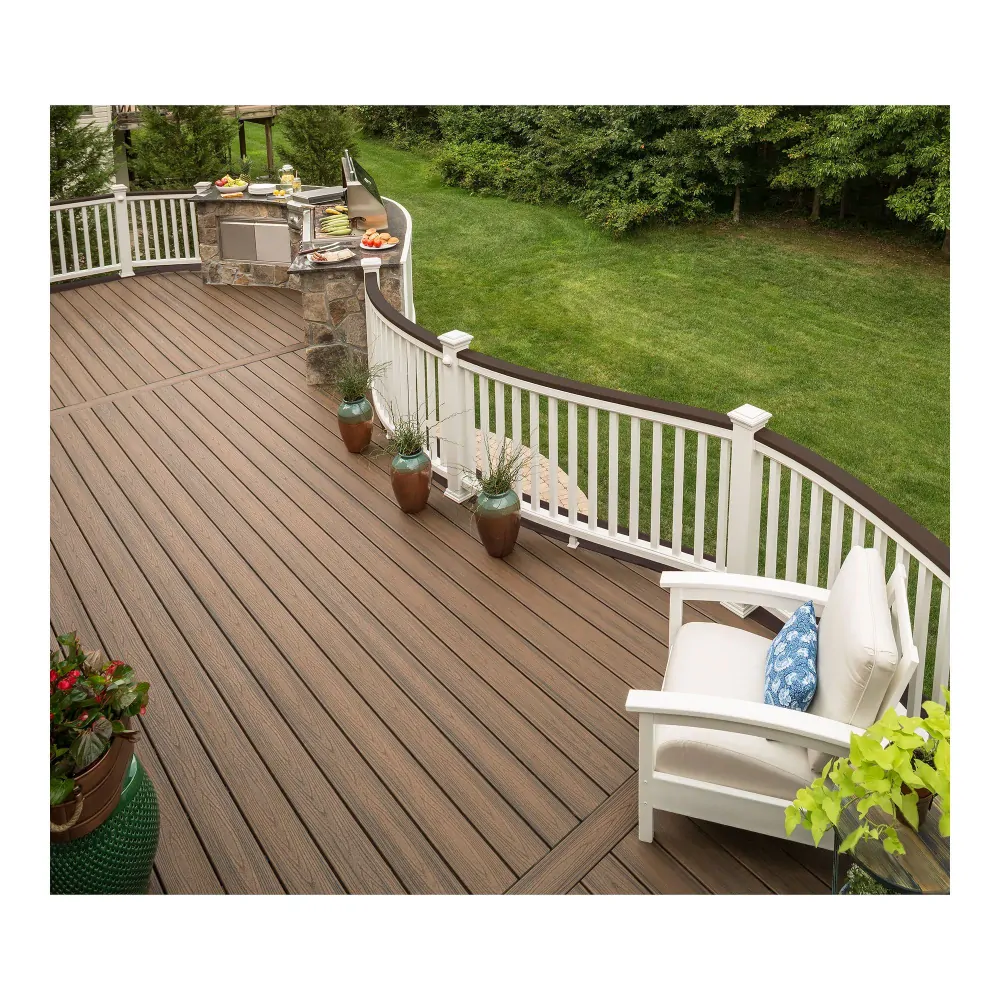 Terasový profil Trex Transcend Spiced Rum